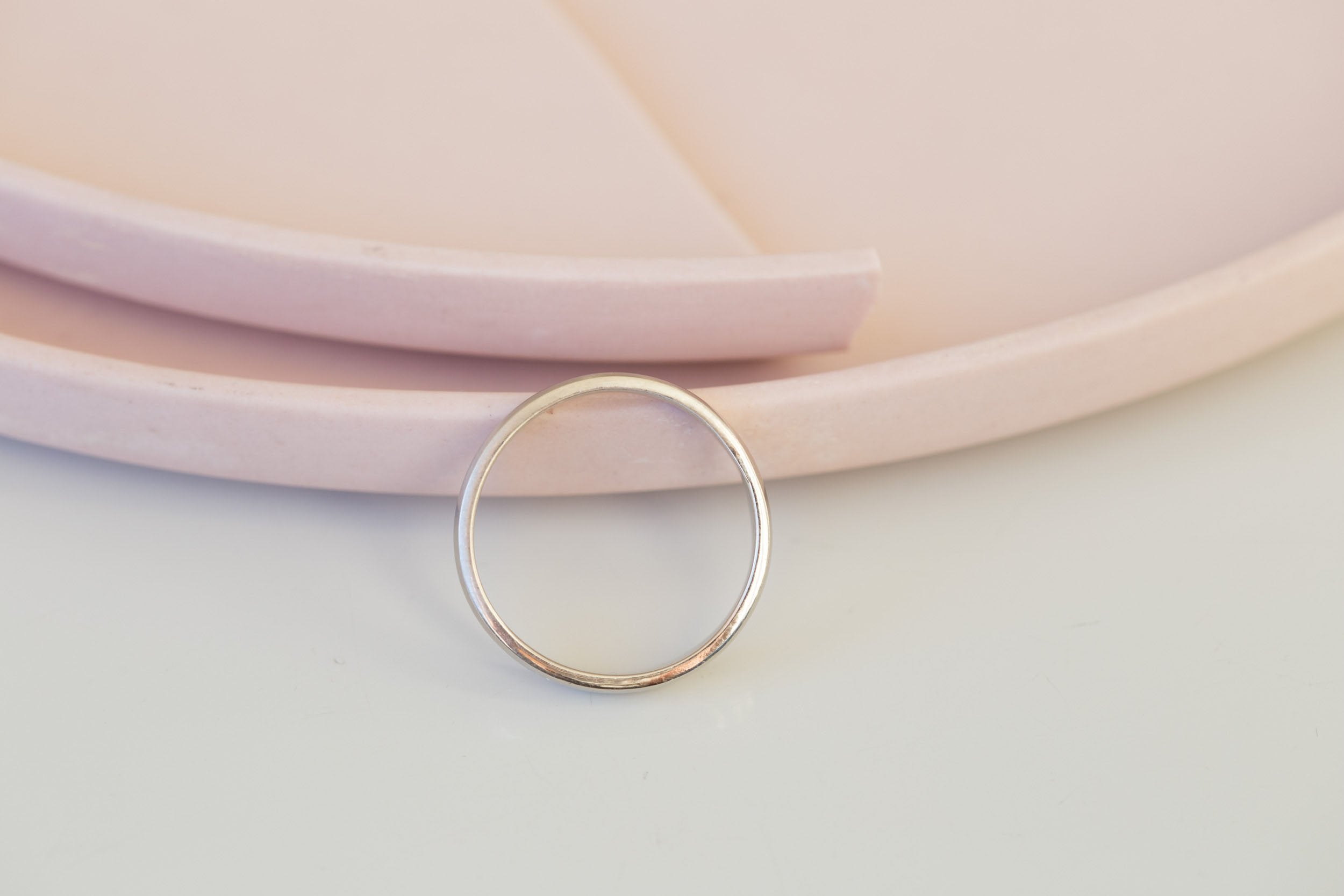 4 x 1.5 mm Half Round Band | 14k Recycled White Gold