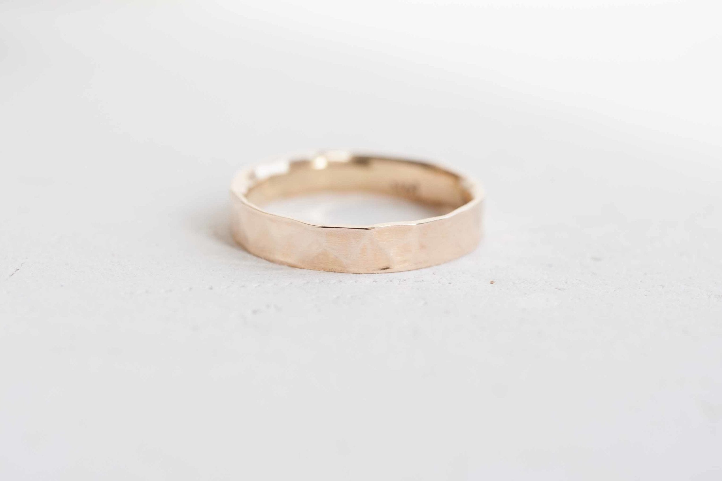 4 x 1.5 mm Hammered Texture Modern Band | 14k Recycled Yellow Gold
