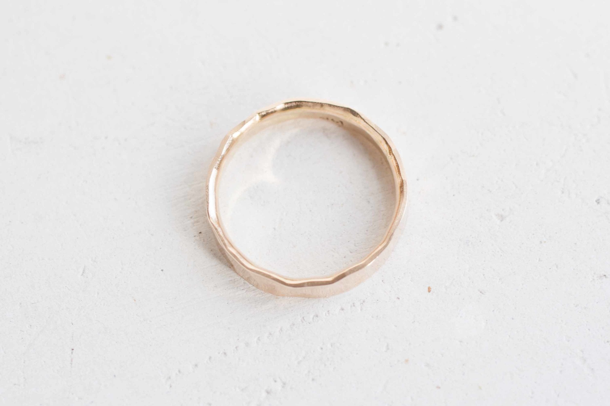 4 x 1.5 mm Hammered Texture Modern Band | 14k Recycled Yellow Gold