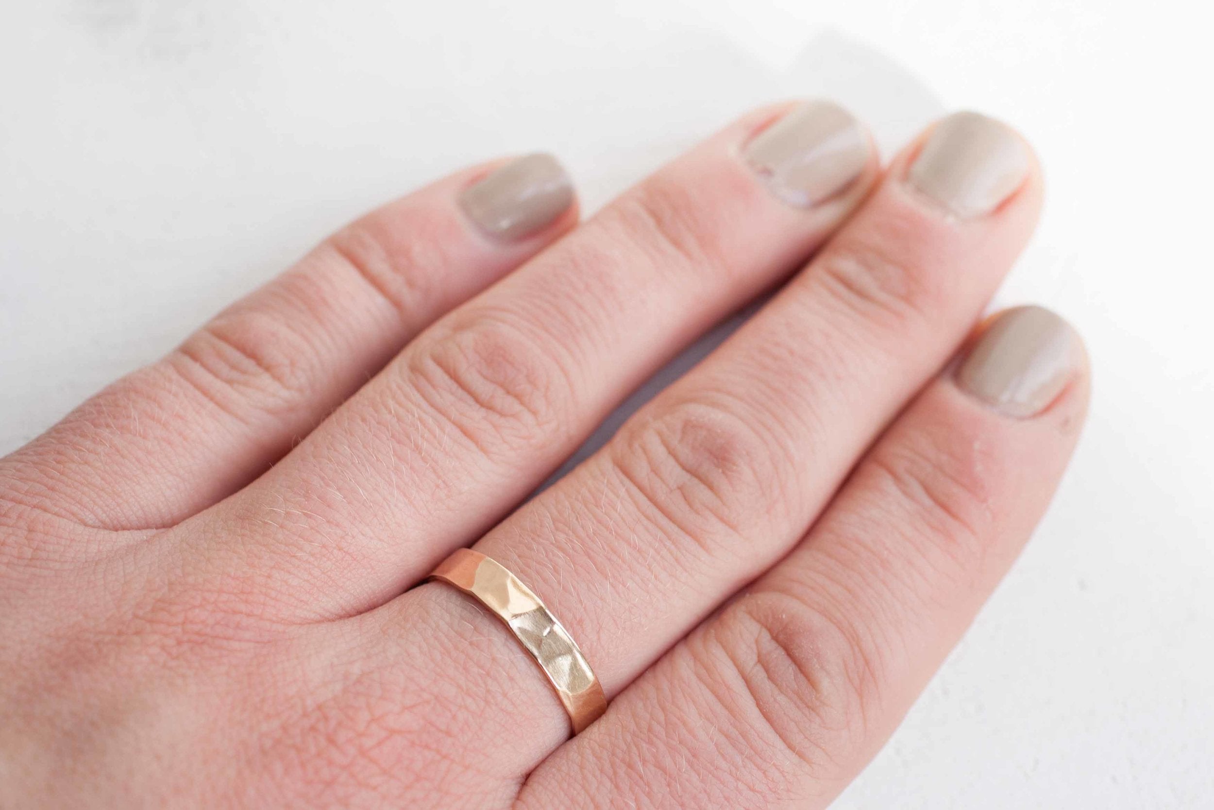 4 x 1.5 mm Hammered Texture Modern Band | 14k Recycled Yellow Gold