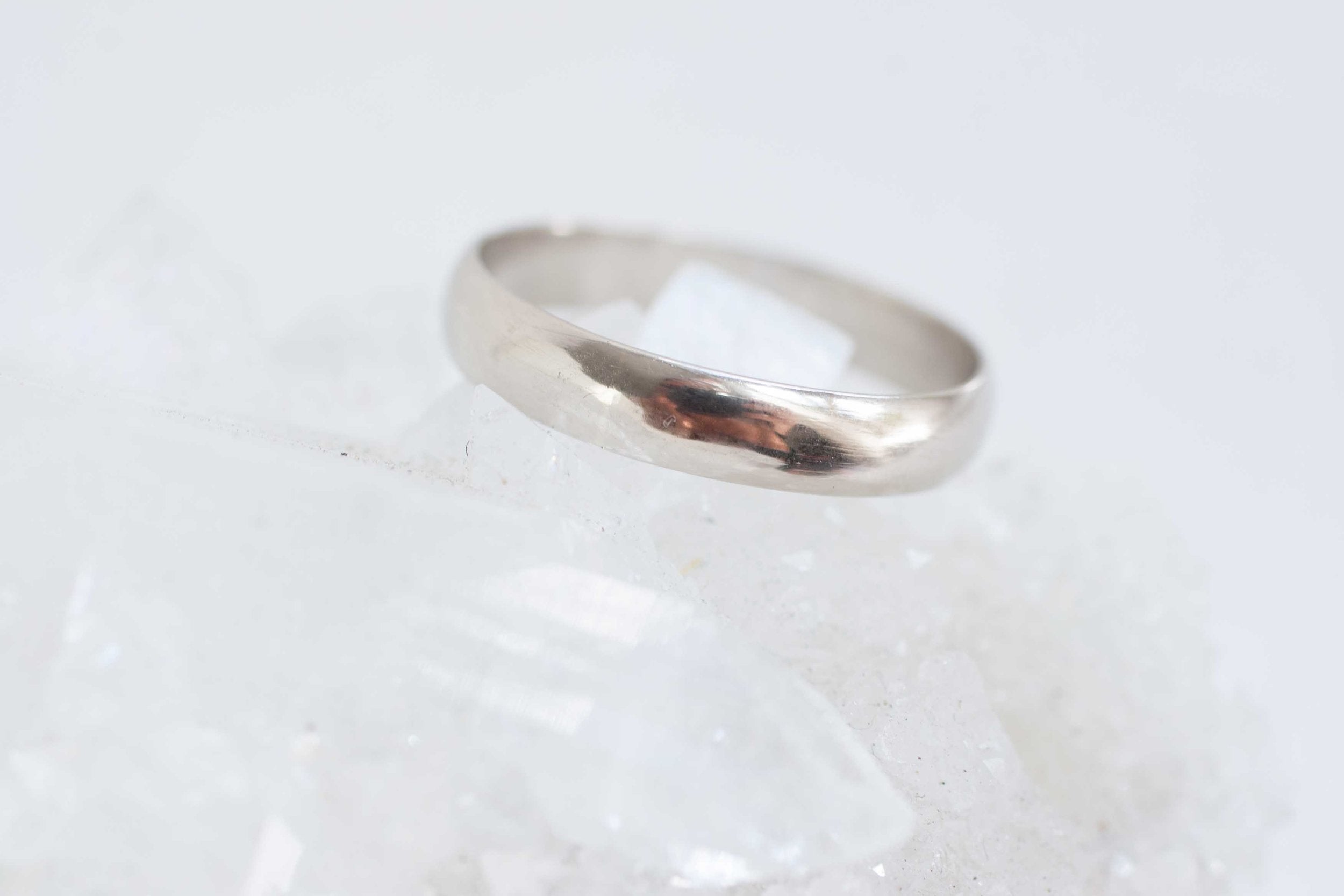 4 x 1 mm Half Round Band | 14k Recycled White Gold
