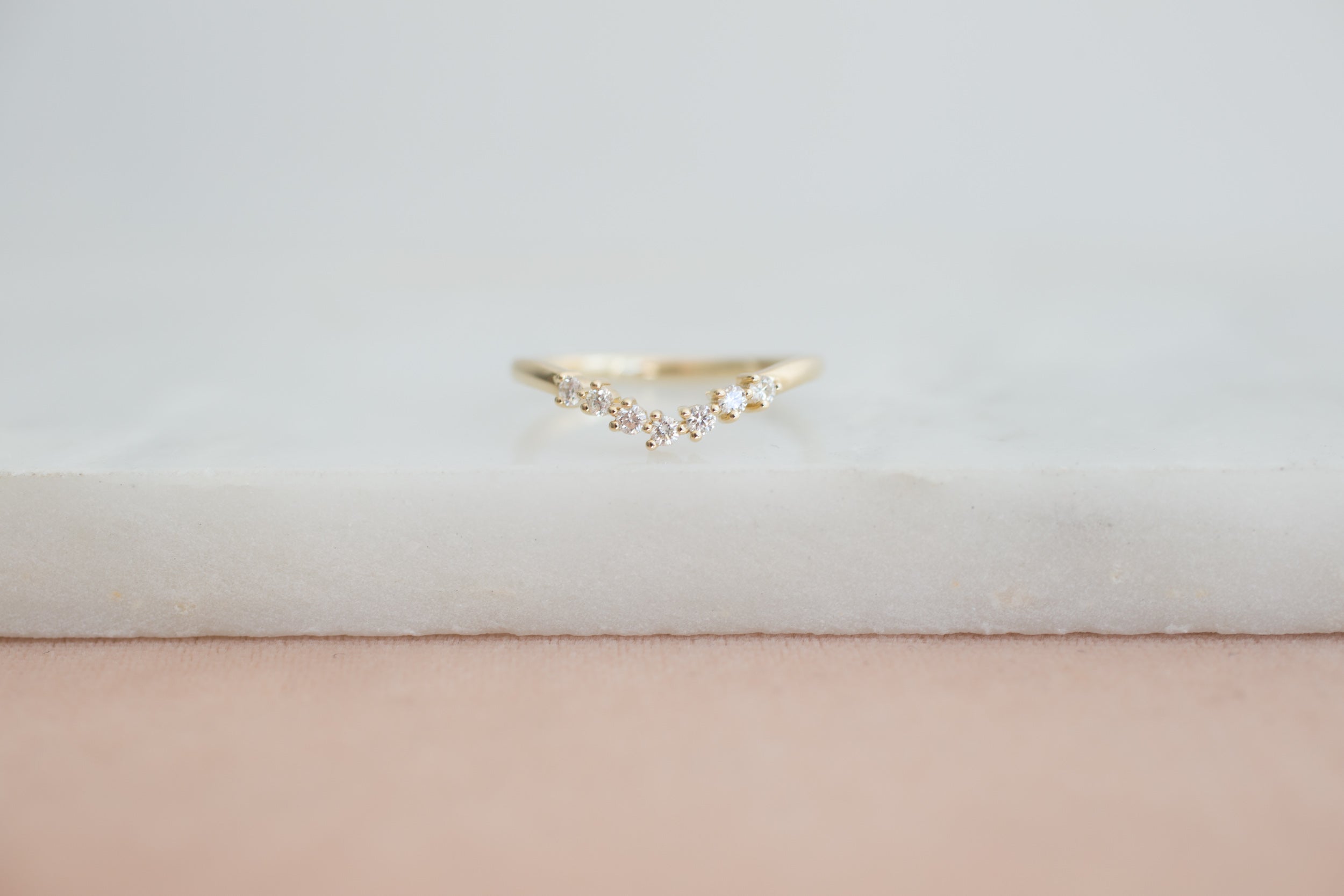Seven Diamond Contour Curve Band | 14k Recycled Gold