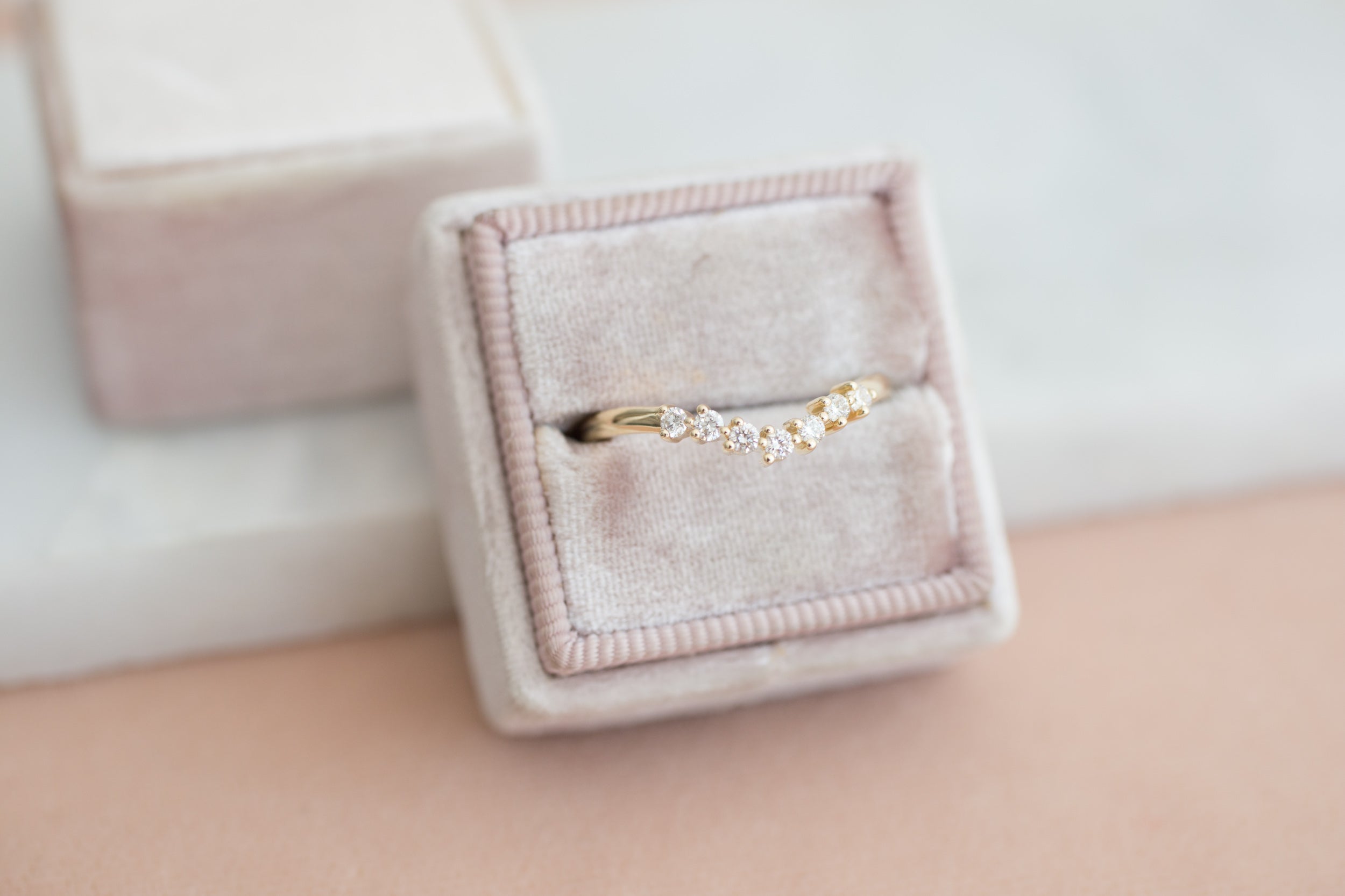 Seven Diamond Contour Curve Band | 14k Recycled Gold