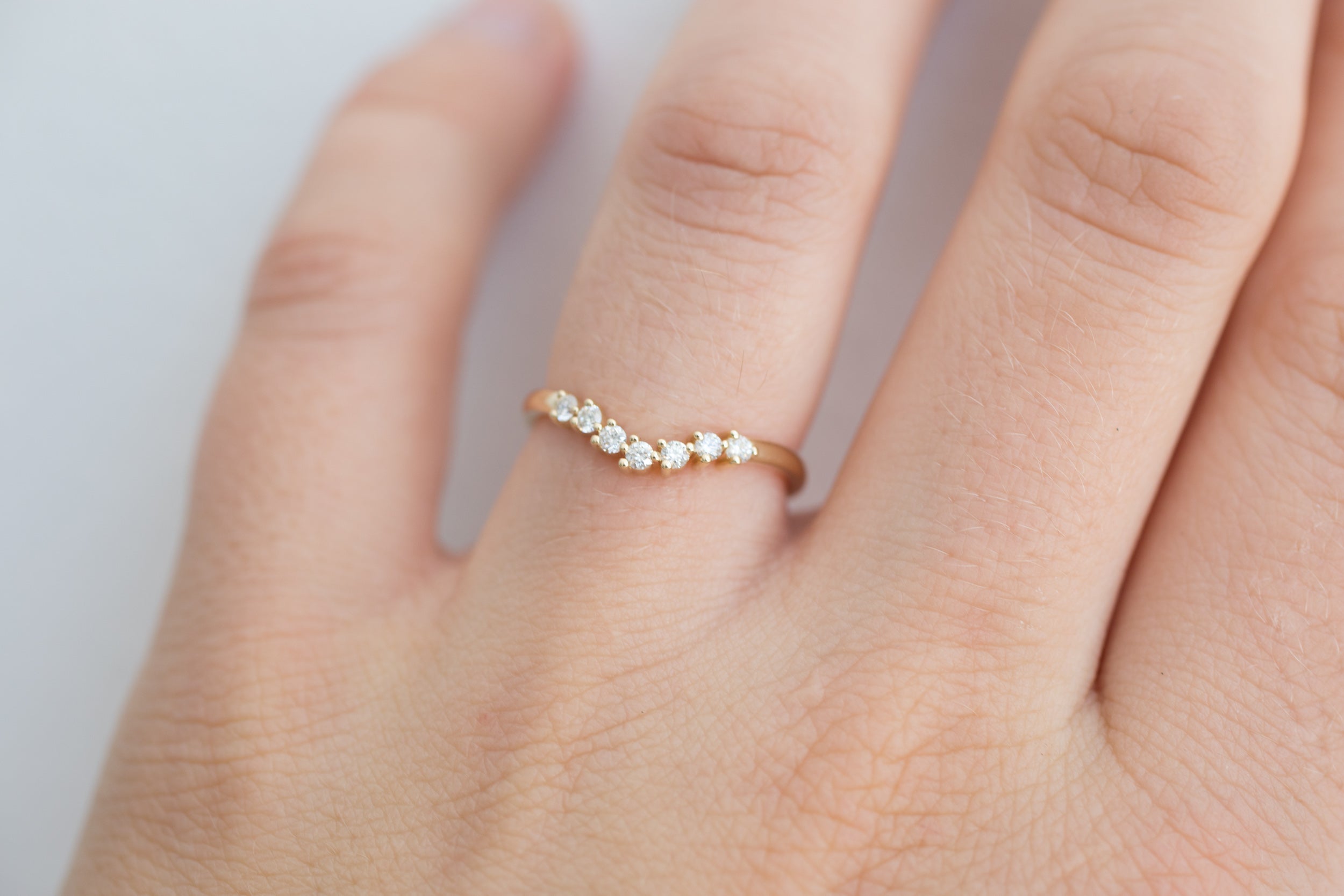 Seven Diamond Contour Curve Band | 14k Recycled Gold