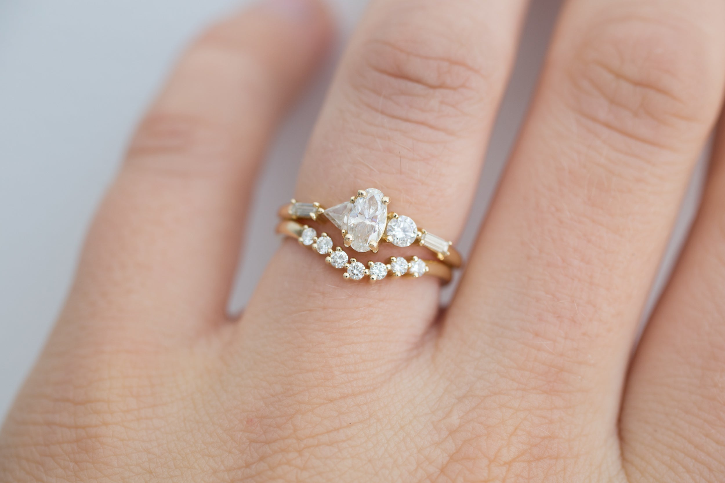 Seven Diamond Contour Curve Band | 14k Recycled Gold