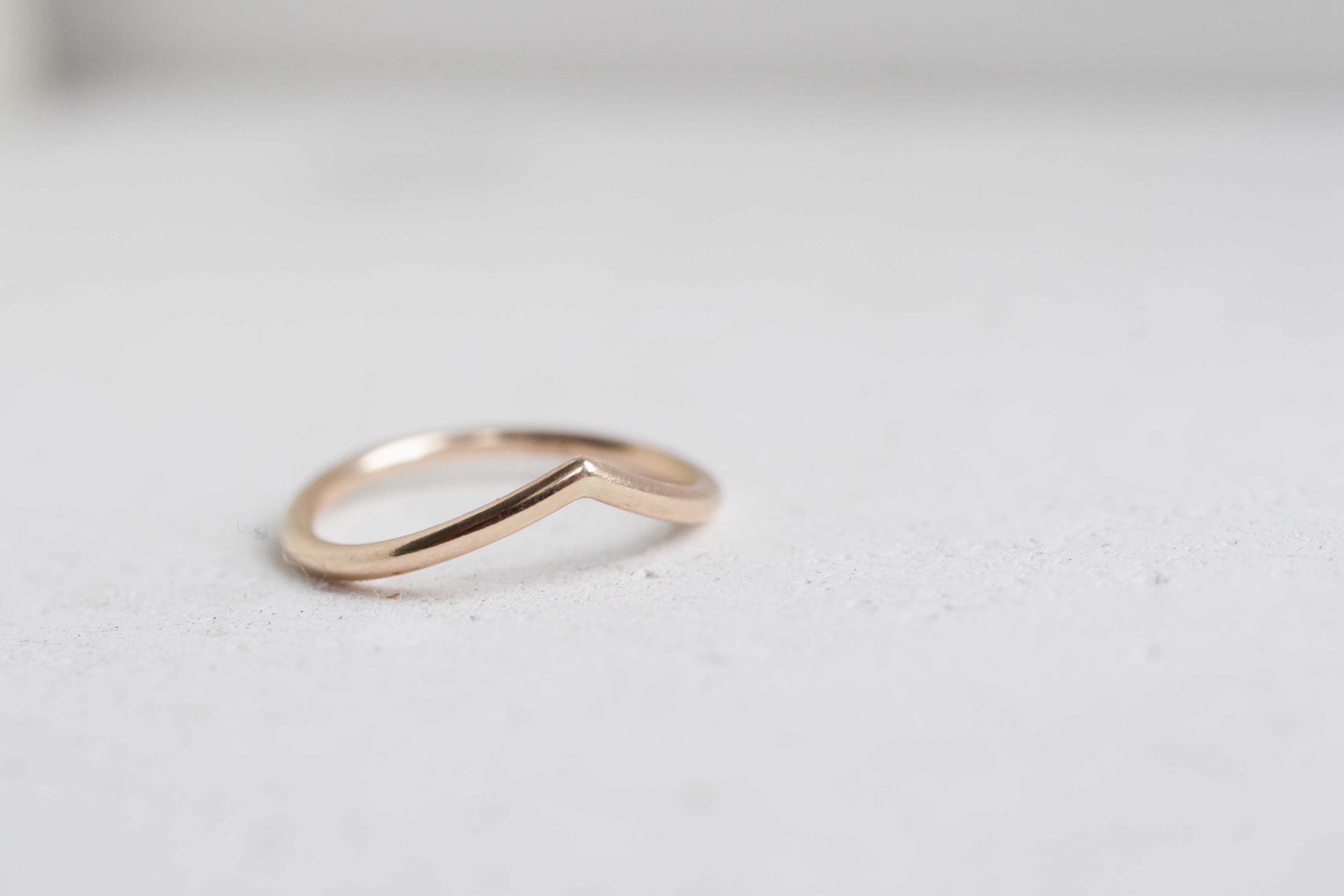 Contour V Band | 14k Recycled Yellow Gold