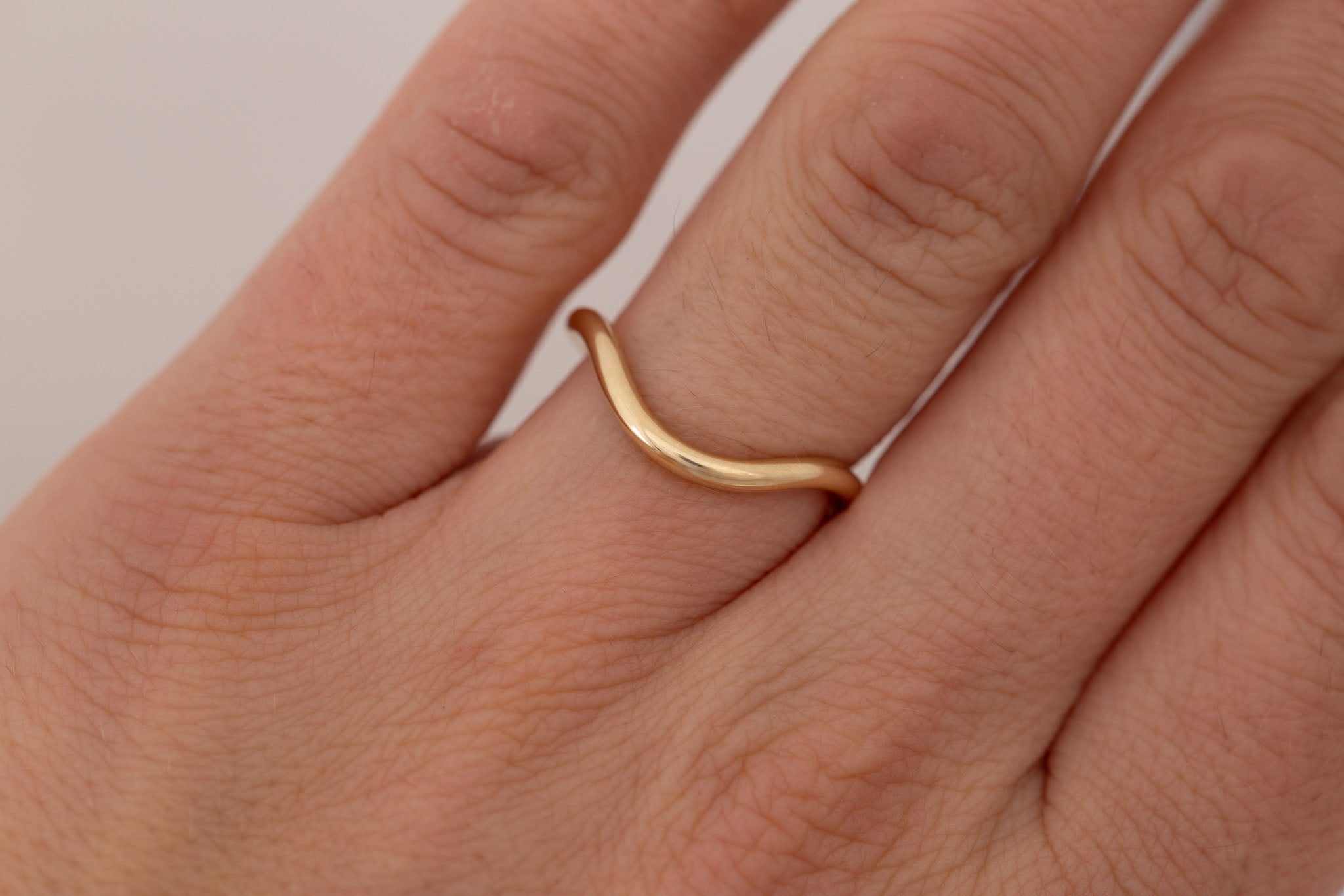 Bold Contour Curve Band | 14k Recycled Gold