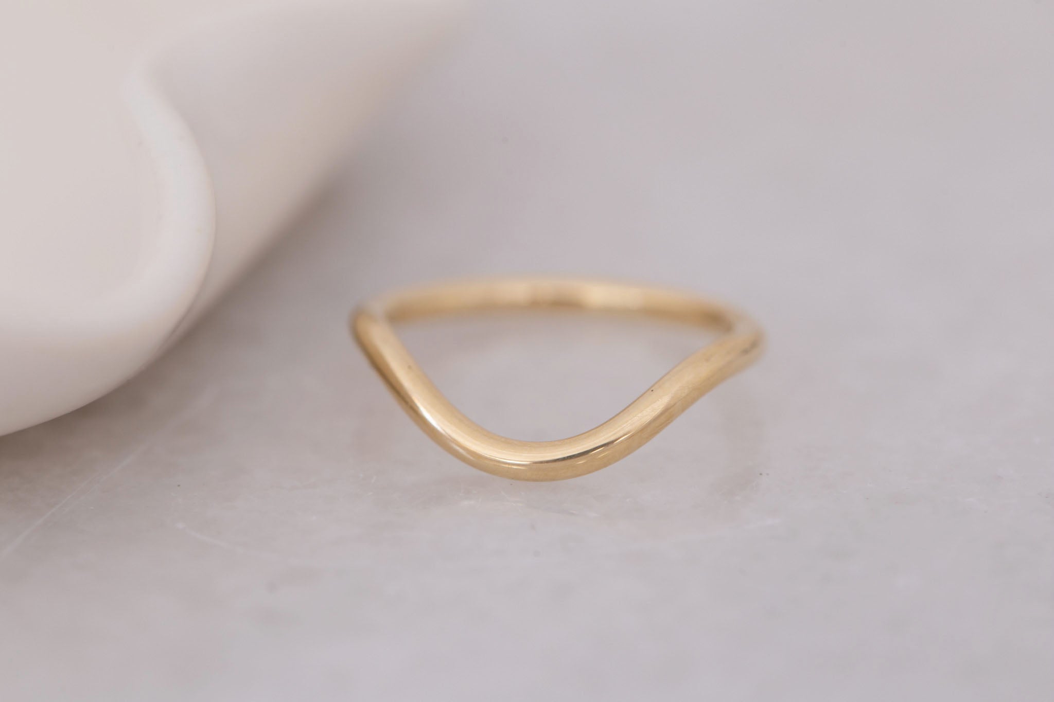 Bold Contour Curve Band | 14k Recycled Gold