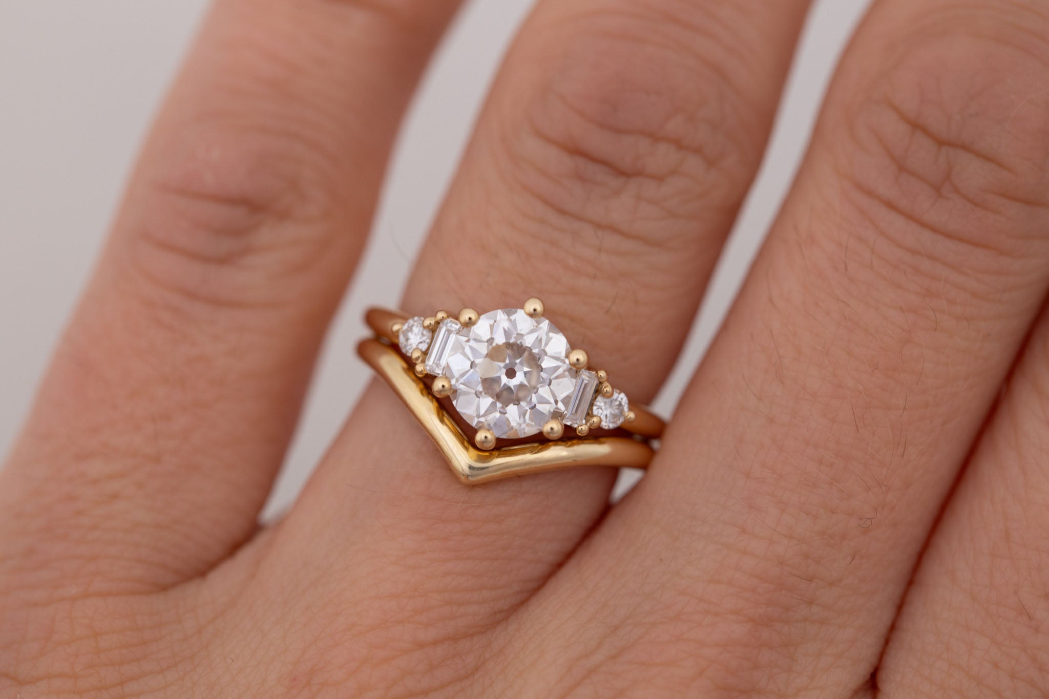 Bold Contour V Band | 14k Recycled Gold