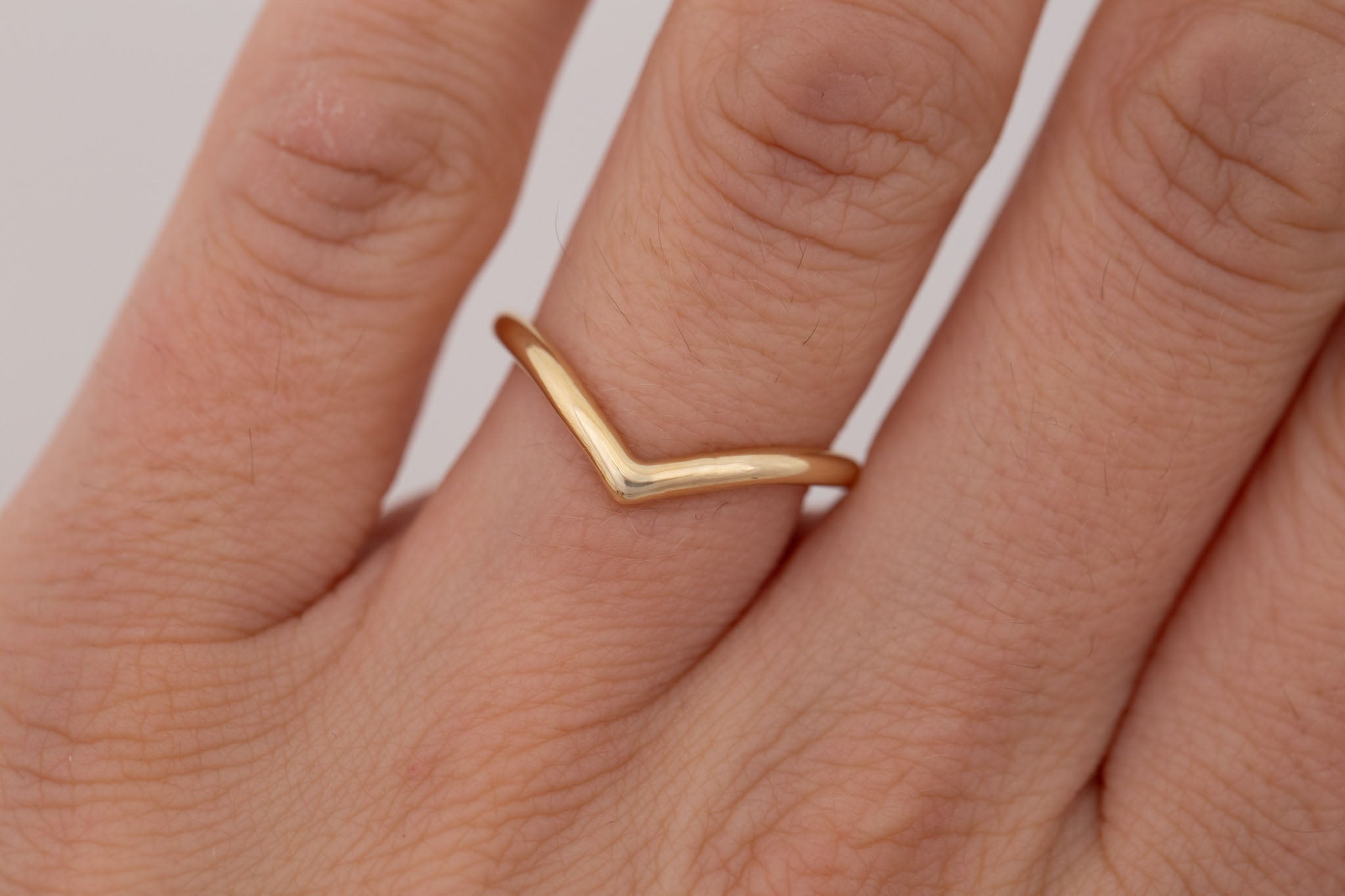 Bold Contour V Band | 14k Recycled Gold