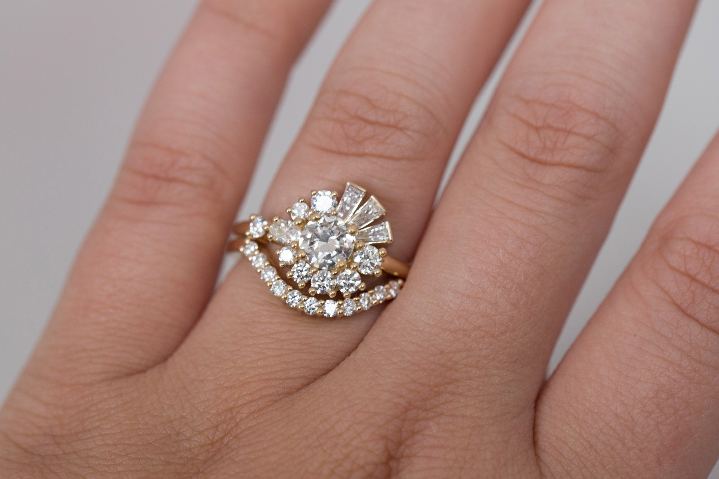 Eleven Diamond Deep Curve Band | 14k Recycled Gold