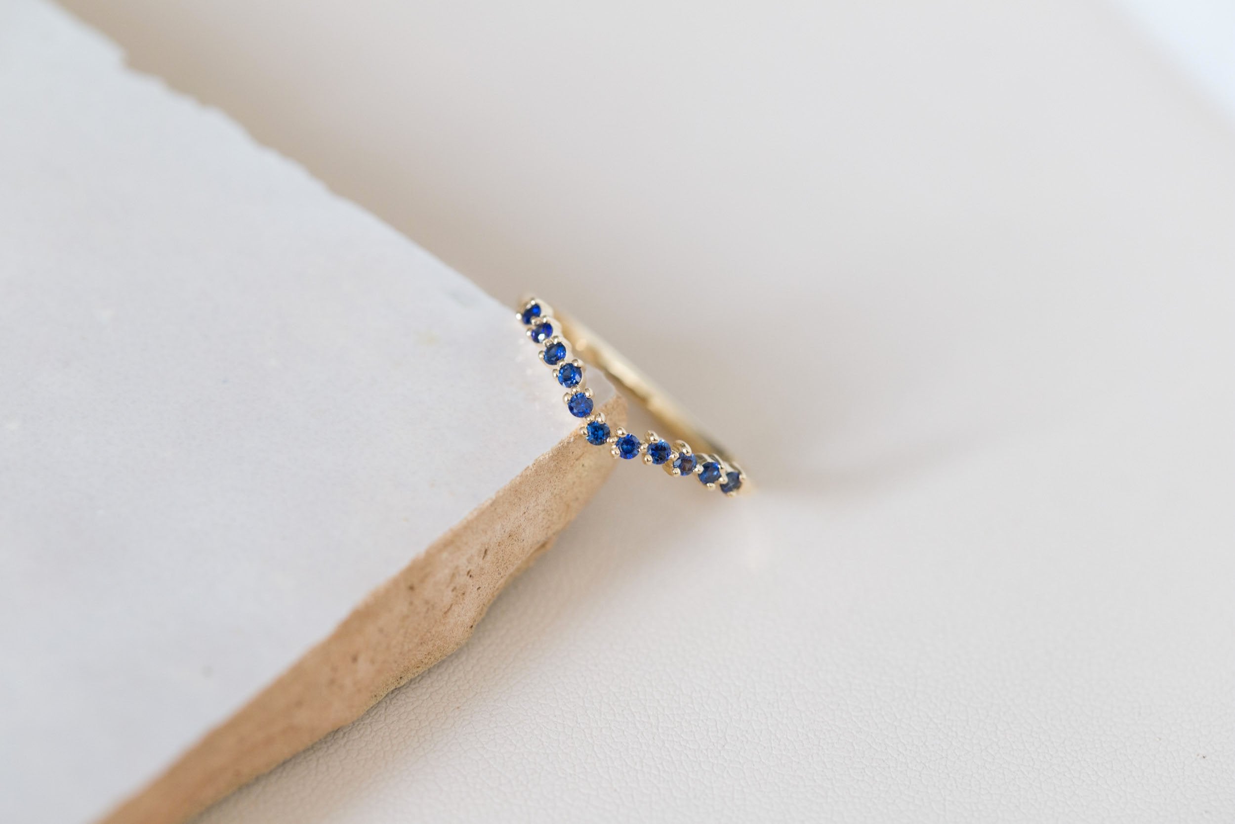 Eleven Sapphire Contour Curve Band | 14k Recycled Gold
