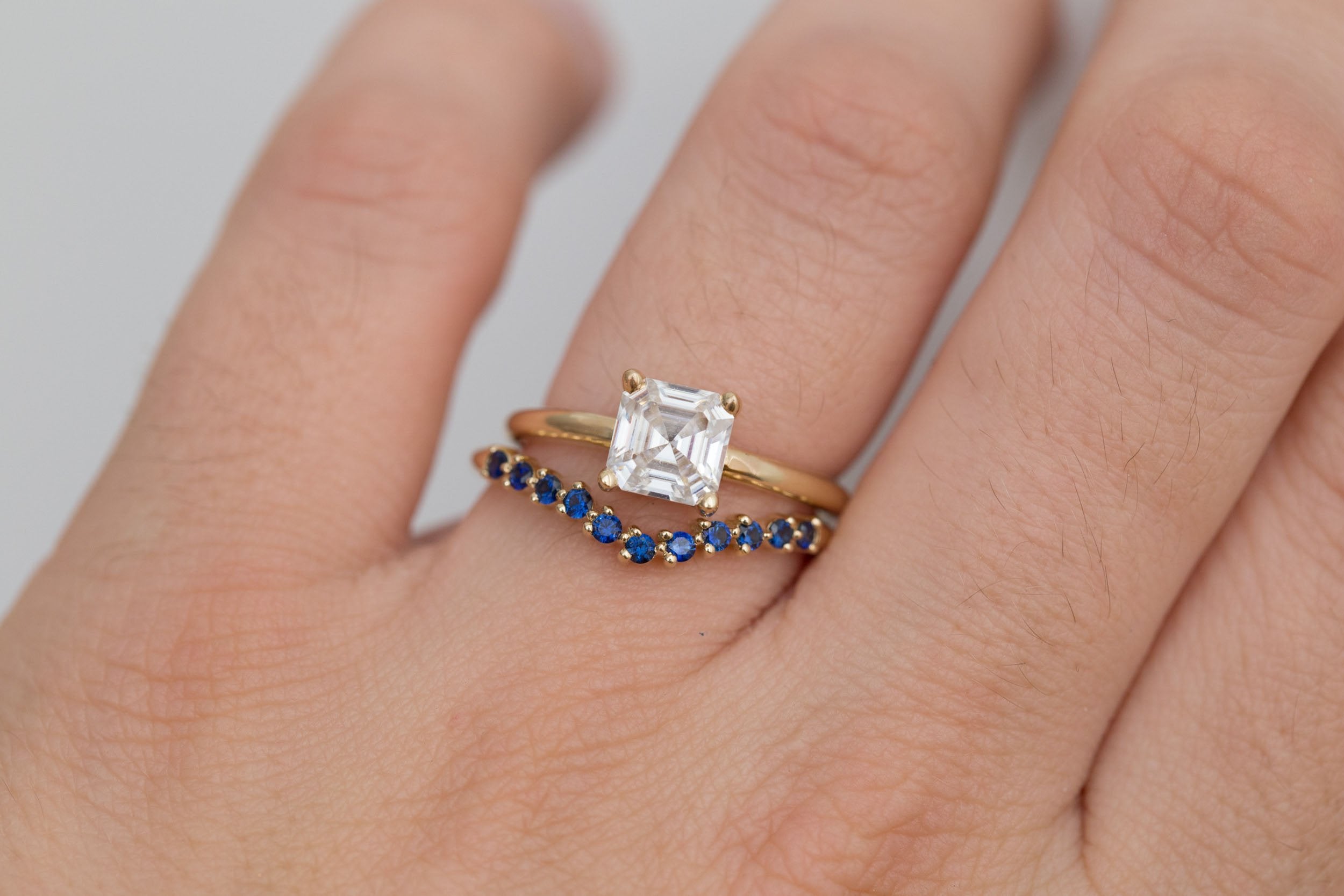 Eleven Sapphire Contour Curve Band | 14k Recycled Gold