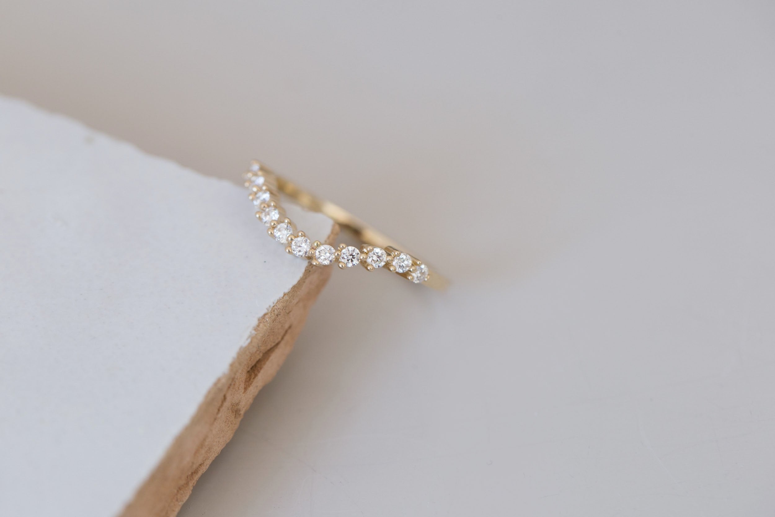 Eleven Diamond Contour Curve Band | 14k Recycled Yellow Gold