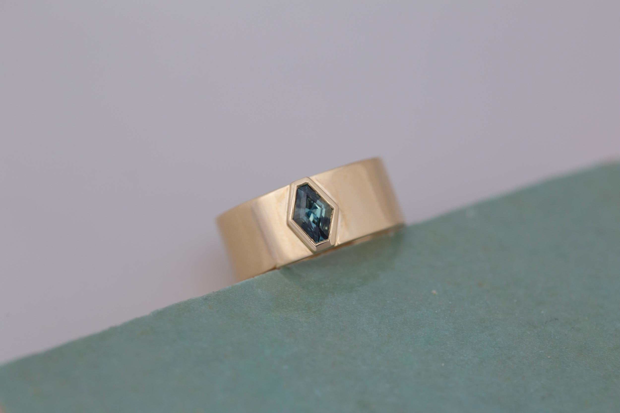 Geometric Sapphire Wide Band 0.91 ct | 14k Recycled Gold | One of a Kind