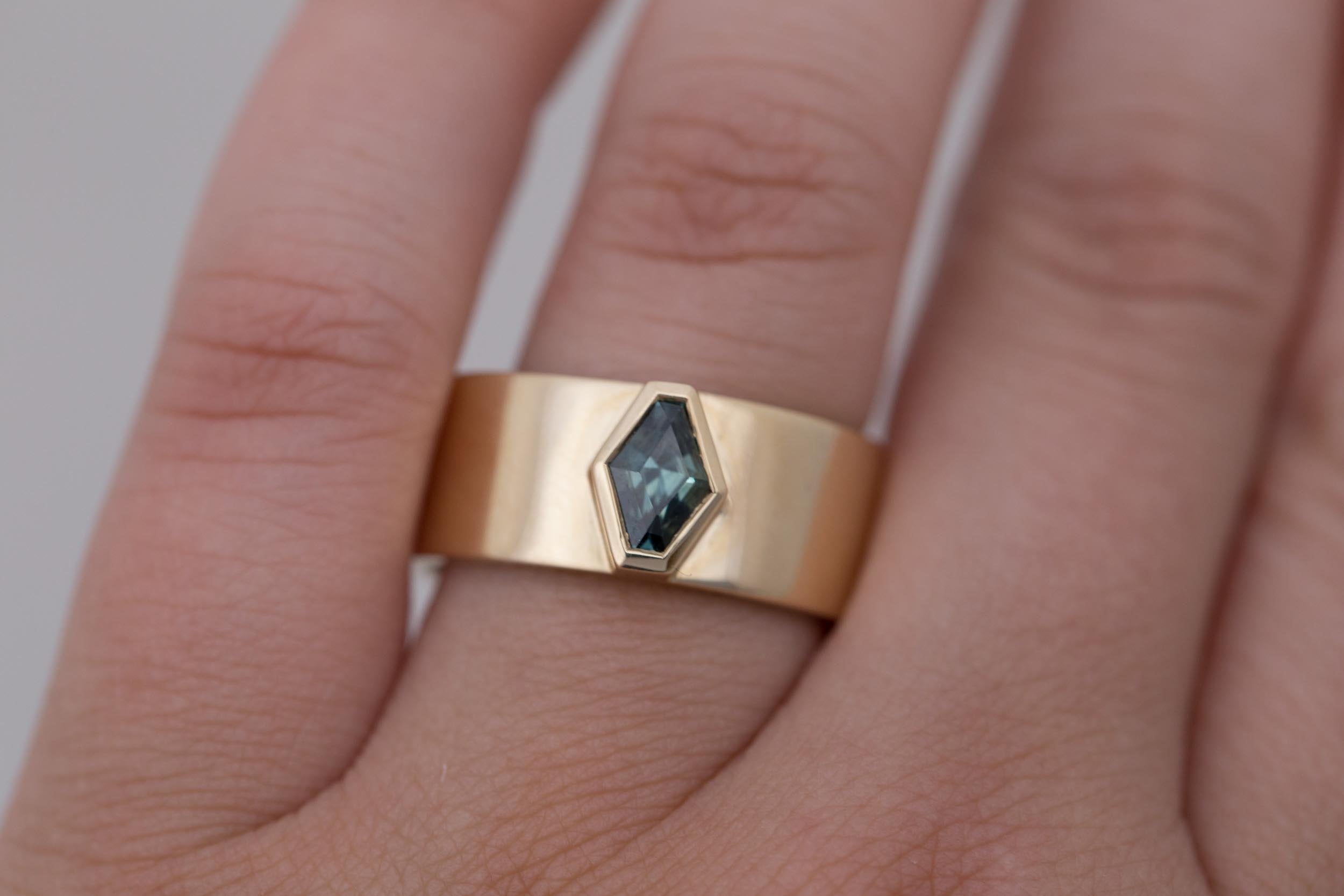 Geometric Sapphire Wide Band 0.91 ct | 14k Recycled Gold | One of a Kind