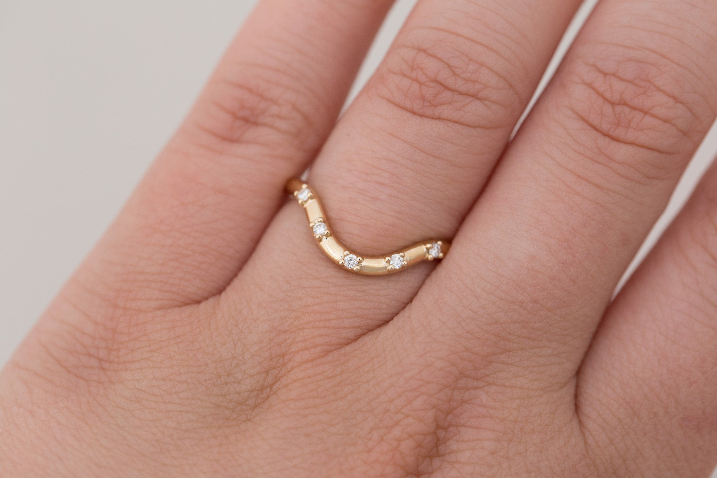 Hudson Deep Curve Band | 14k Recycled Gold