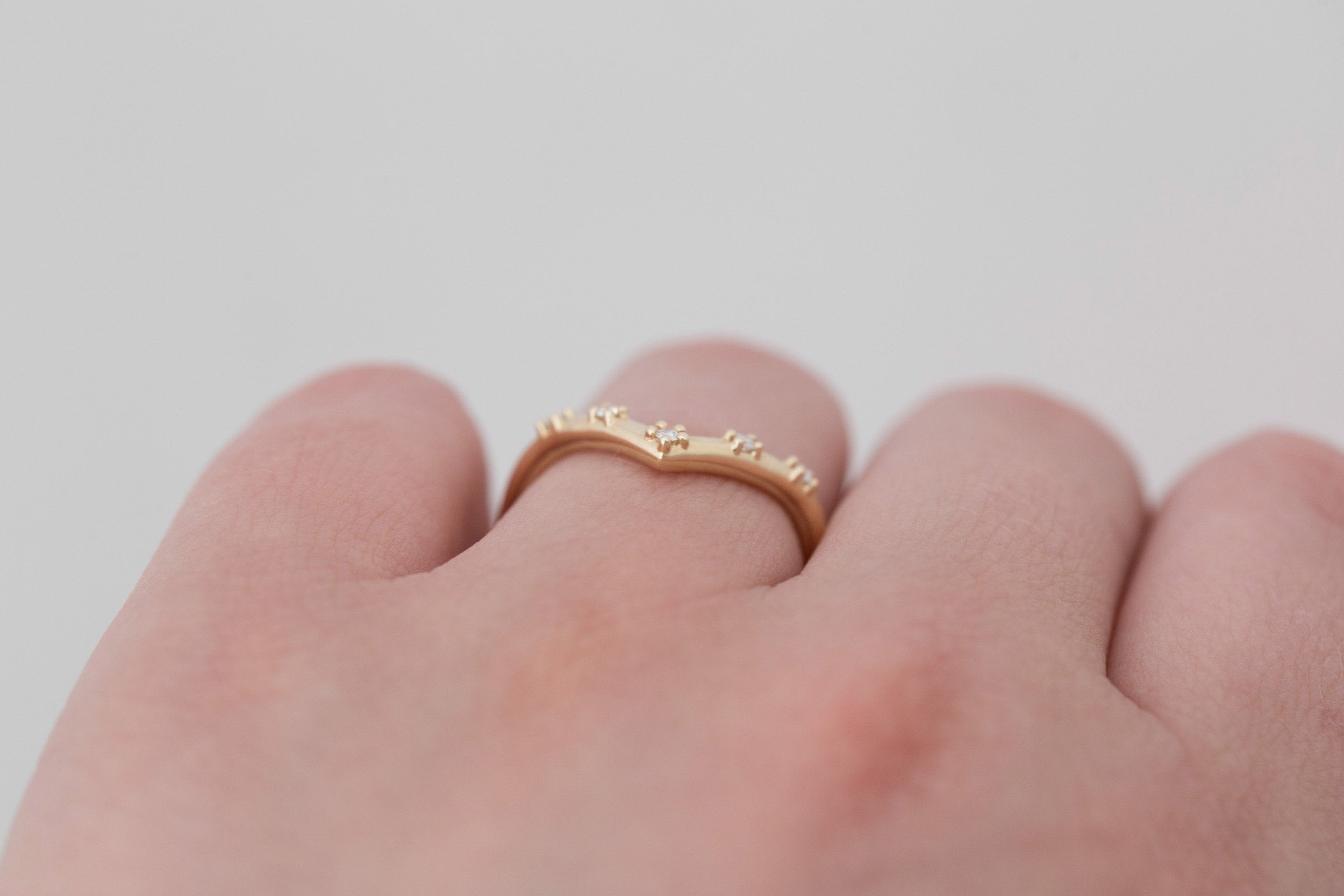 Hudson Deep V Band | 14k Recycled Gold