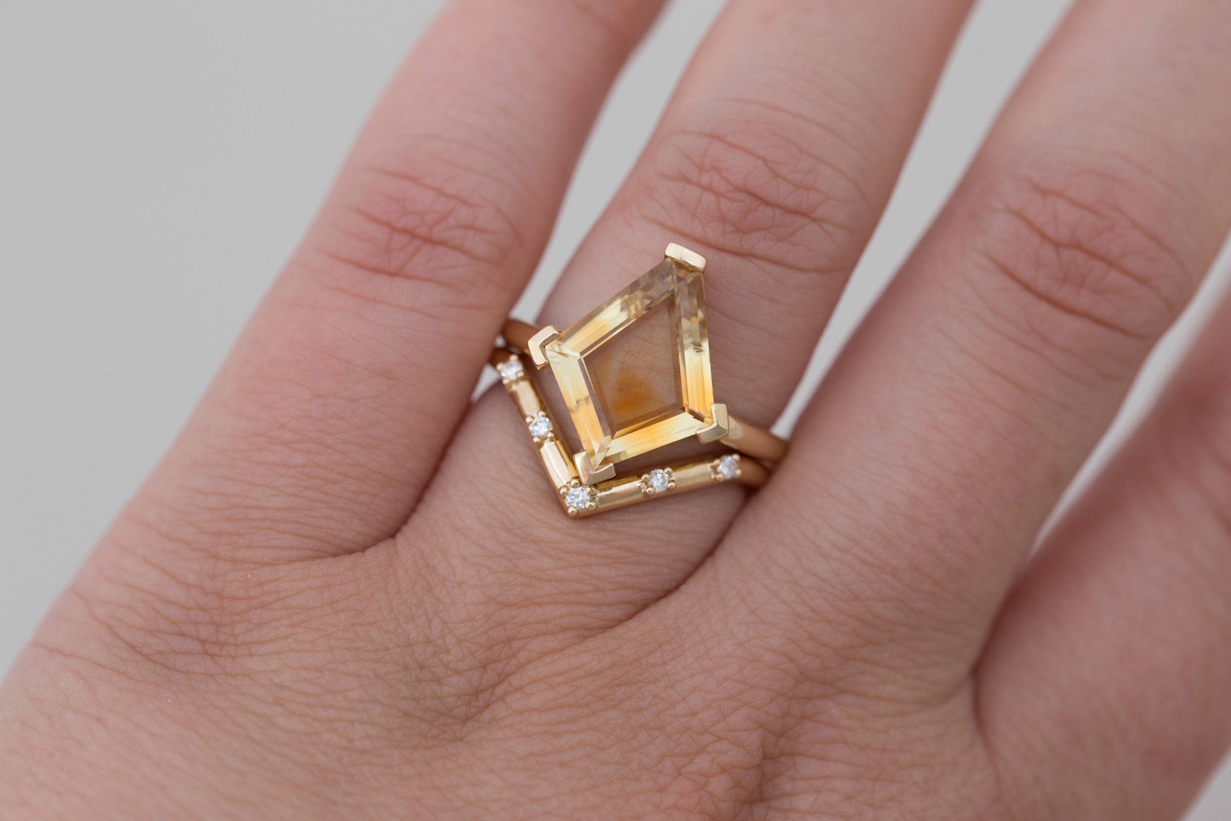 Hudson Deep V Band | 14k Recycled Gold