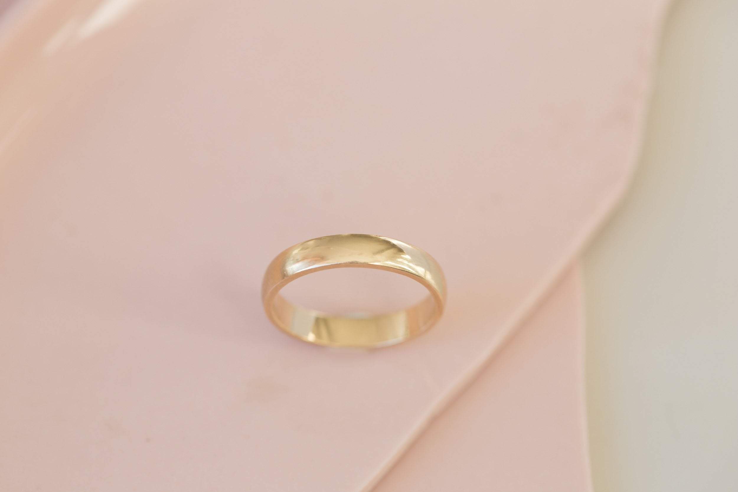4 x 1.5 mm Half Round Band | 14k Recycled Yellow Gold