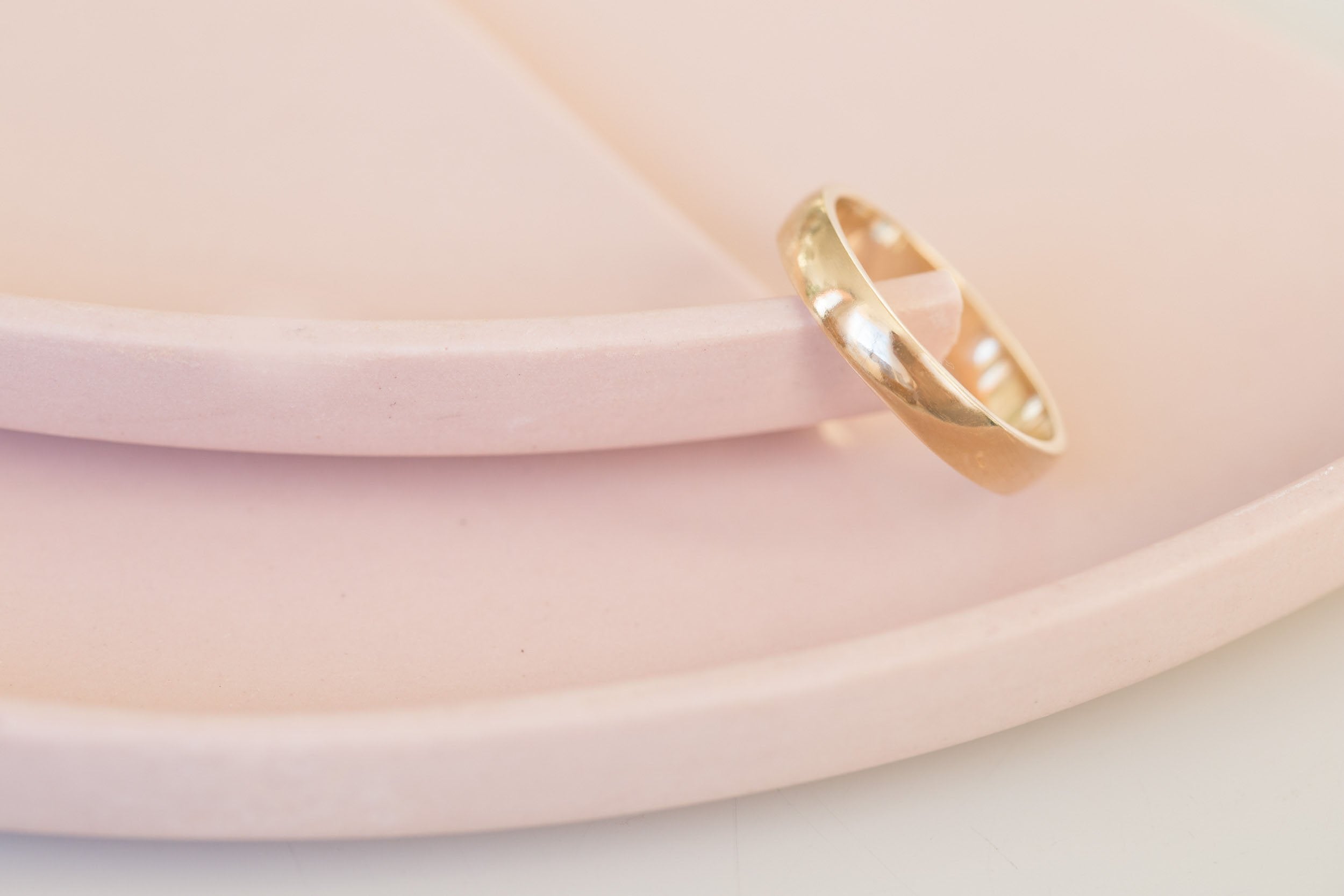 4 x 1.5 mm Half Round Band | 14k Recycled Yellow Gold
