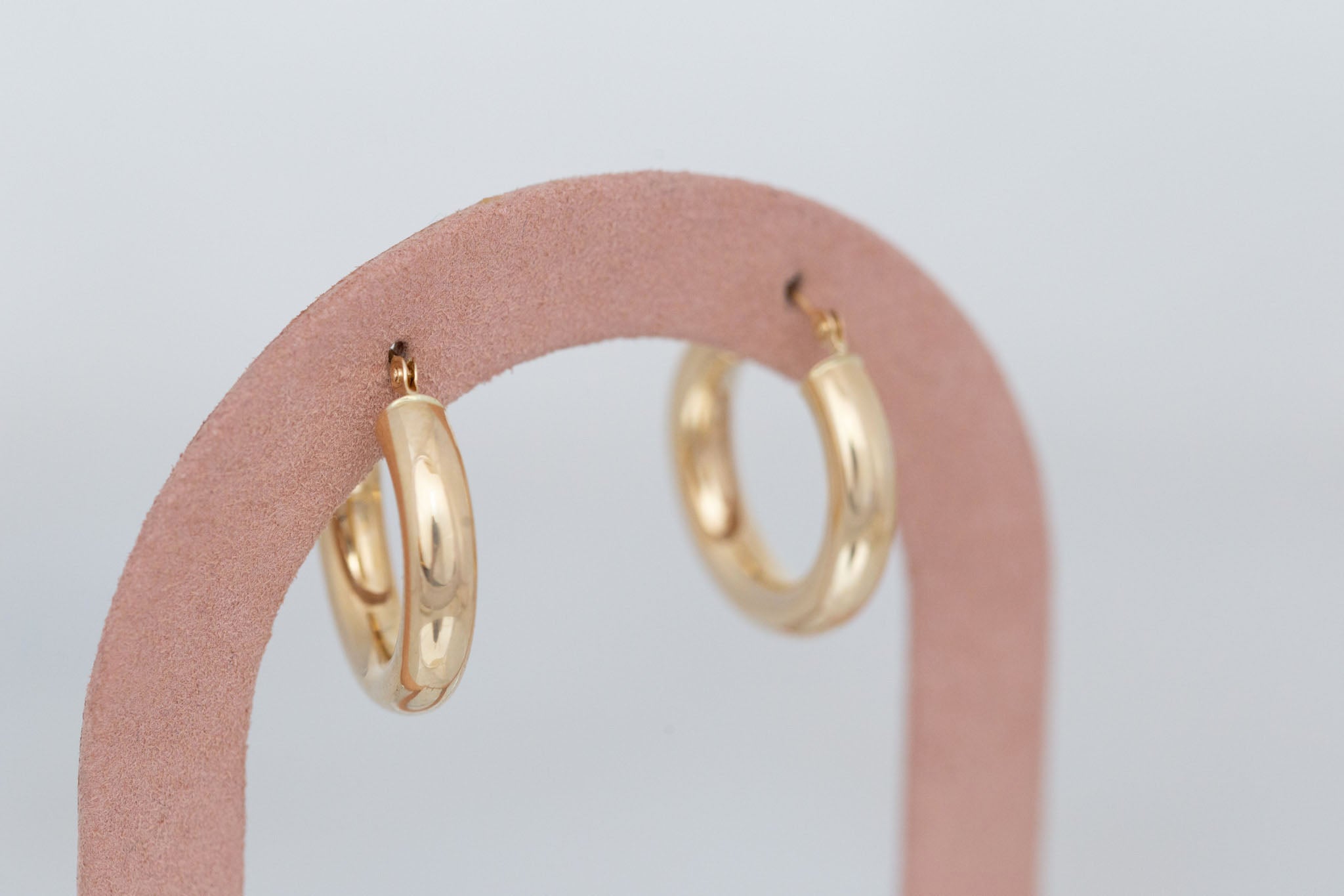 Bold Hoop Earrings | Medium | 14k Recycled Gold