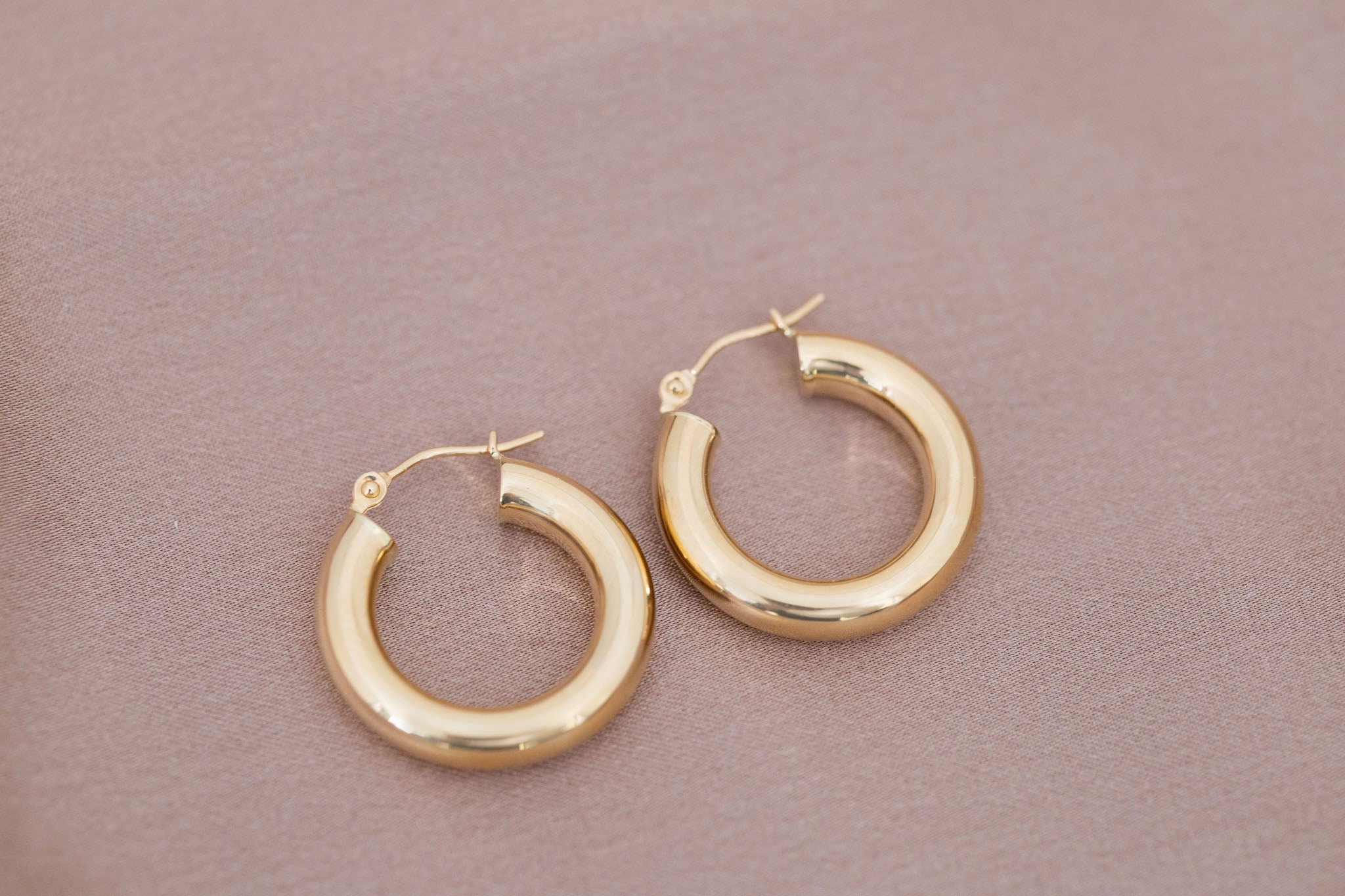 Bold Hoop Earrings | Medium | 14k Recycled Gold