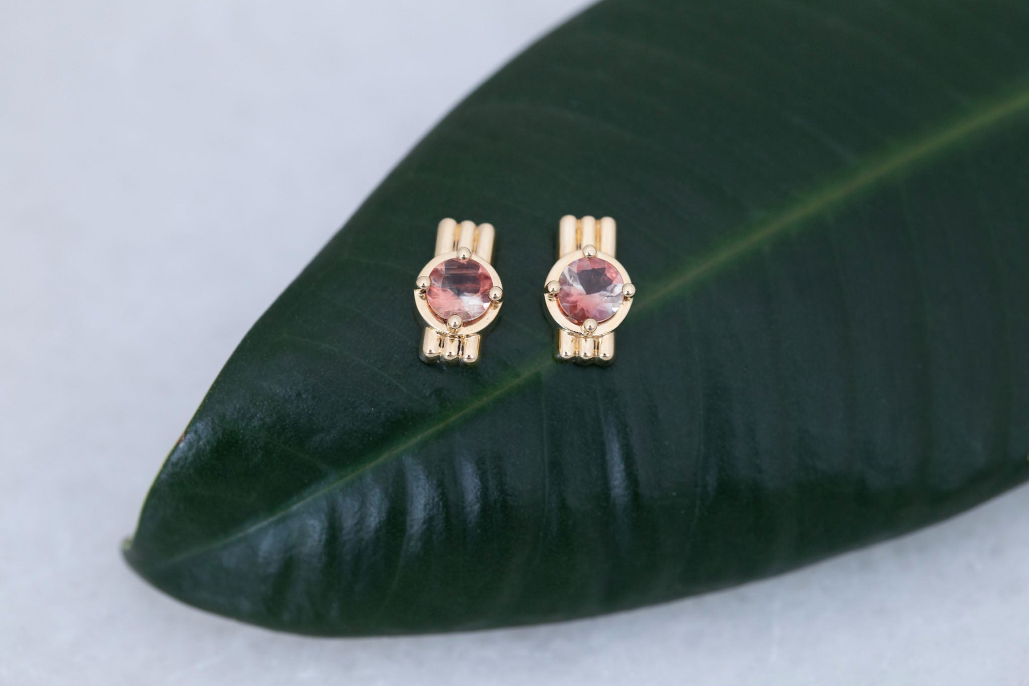 Alto Earrings | Sunstone 6 mm | 14k Yellow Gold | One of a Kind