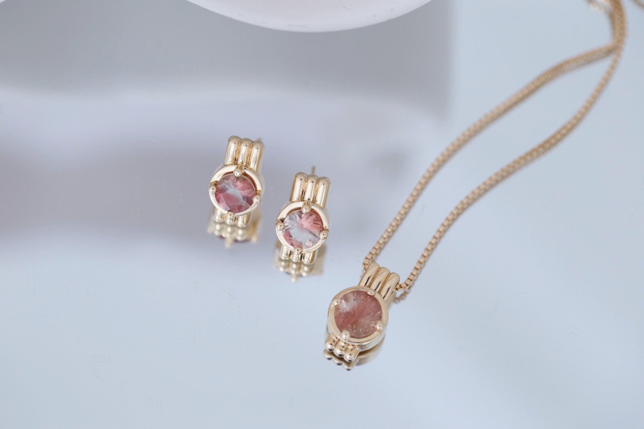 Alto Pendant | Sunstone 1.21 ct | 14k Yellow Gold | One of a Kind